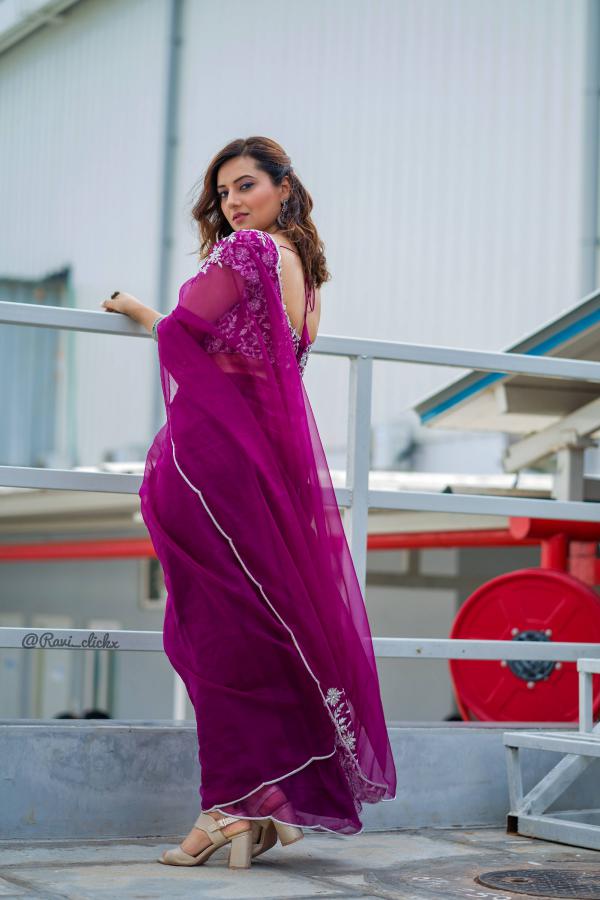esha-chawla-stills-12.jpg