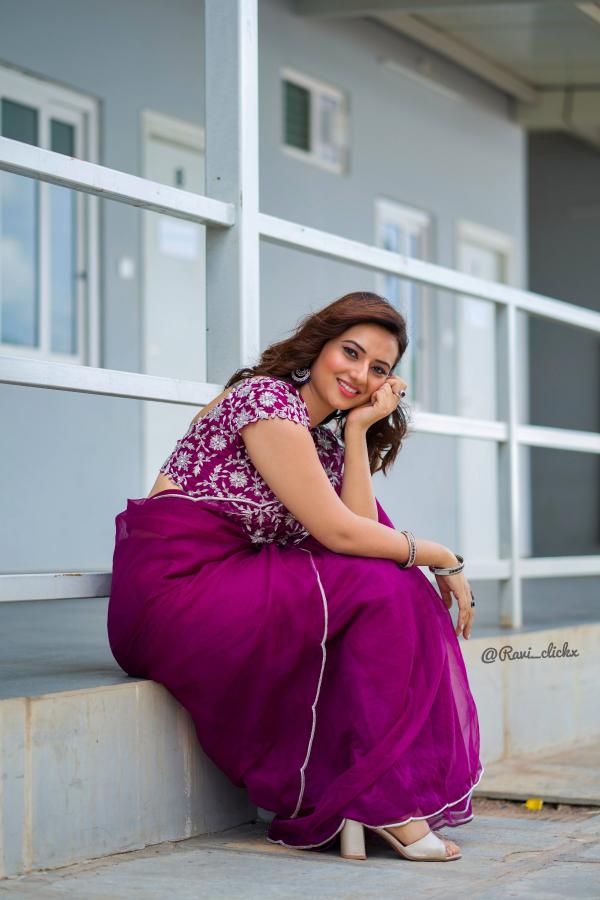 esha-chawla-stills-13.jpg