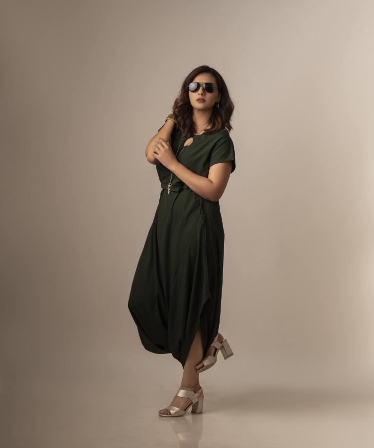 esha-chawla-stills-2.jpg