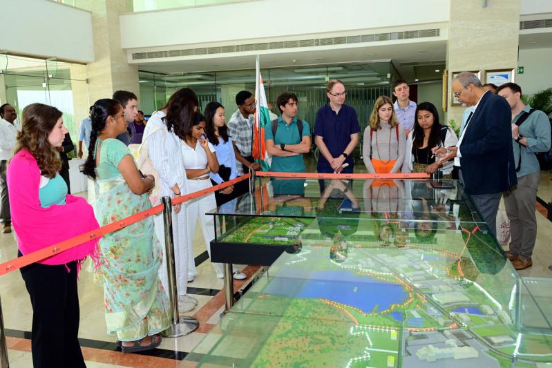 faculty-students-delegation-visits-sri-city-2.jpg