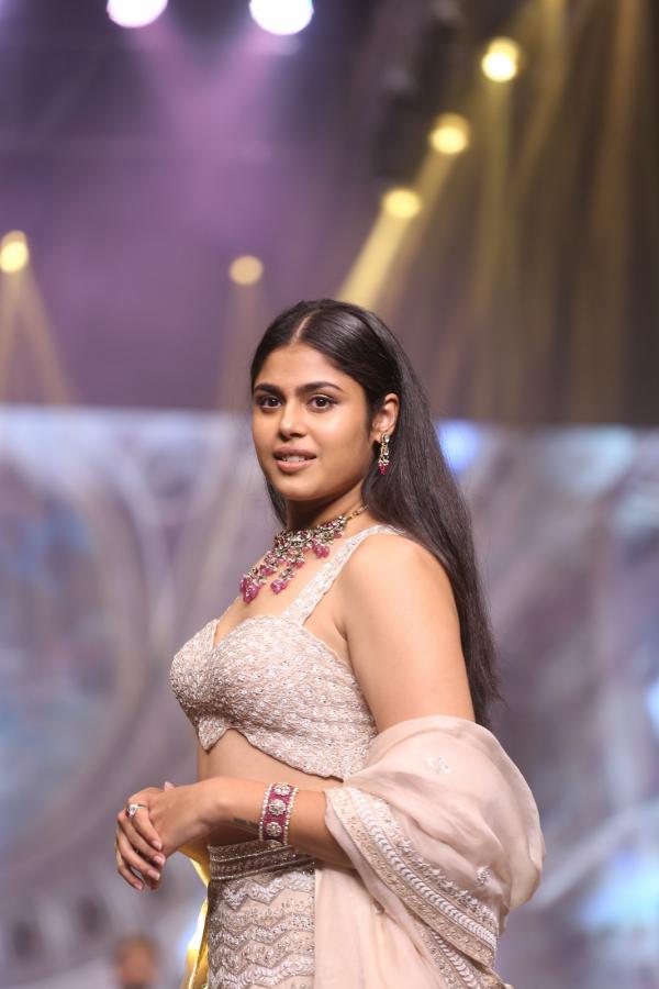 faria-abdullah-stills-11.jpg