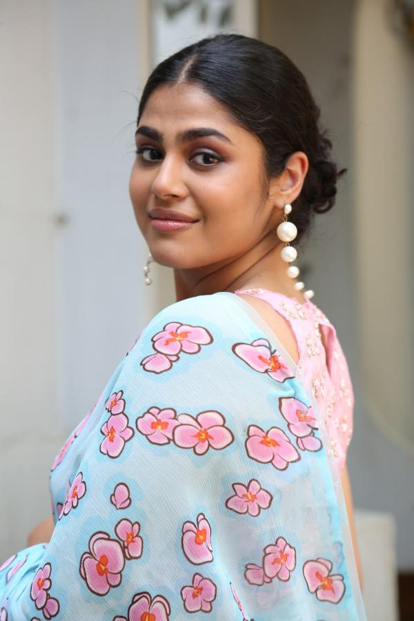 faria-abdullah-stills-2-3.jpg