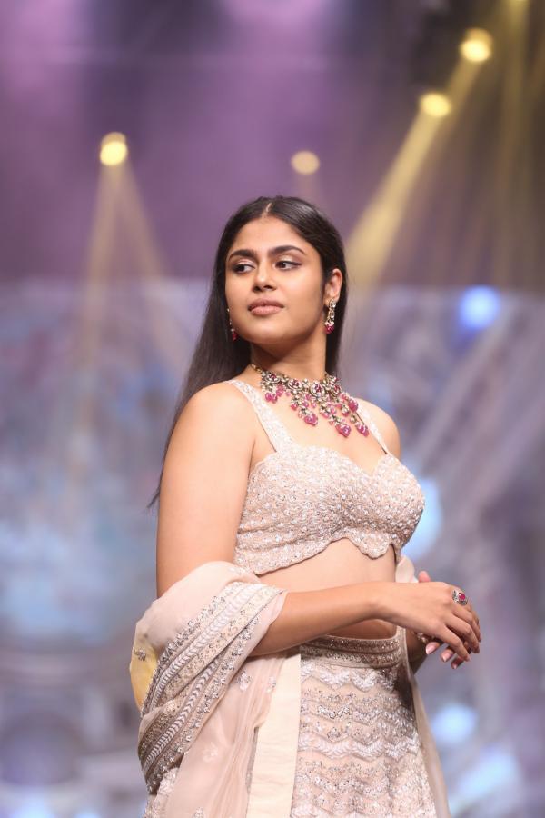 faria-abdullah-stills-9.jpg