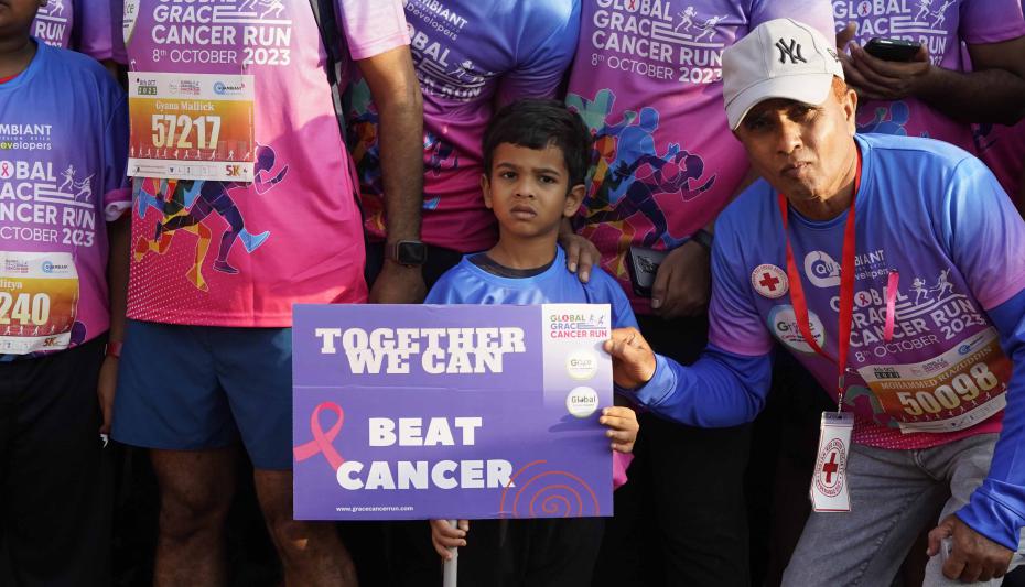 film-actress-kajol-agarwal-felicitated-cancer-conquerors-10.jpg