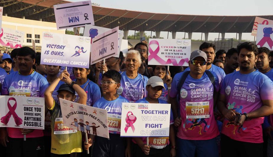 film-actress-kajol-agarwal-felicitated-cancer-conquerors-14.jpg