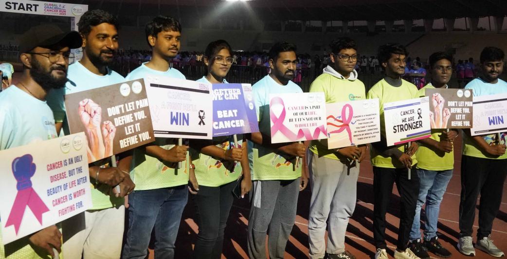 film-actress-kajol-agarwal-felicitated-cancer-conquerors-17.jpg