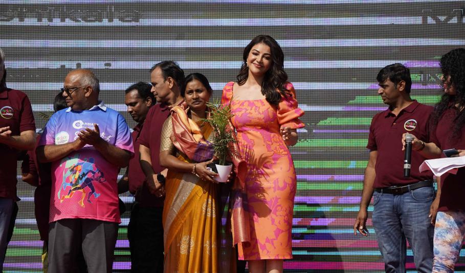 film-actress-kajol-agarwal-felicitated-cancer-conquerors-8.jpg