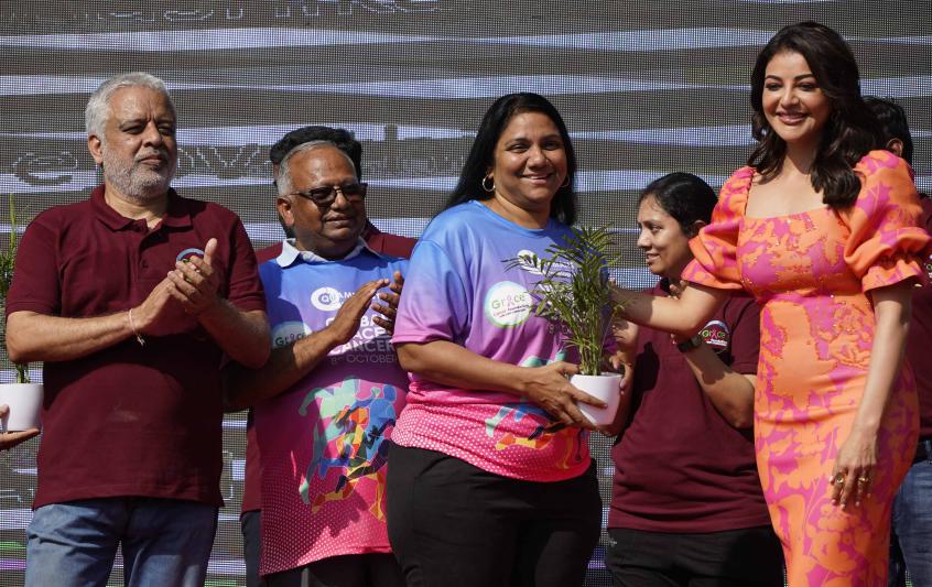 film-actress-kajol-agarwal-felicitated-cancer-conquerors-9.jpg