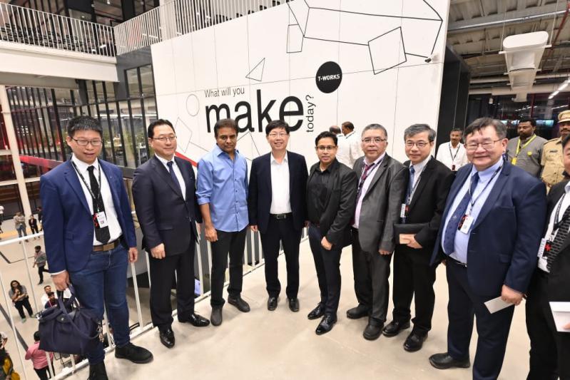 foxconn-chairman-young-liu-unveiled-t-works-10.jpg
