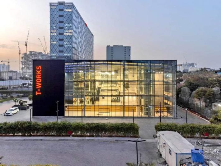 foxconn-chairman-young-liu-unveiled-t-works-5.jpg