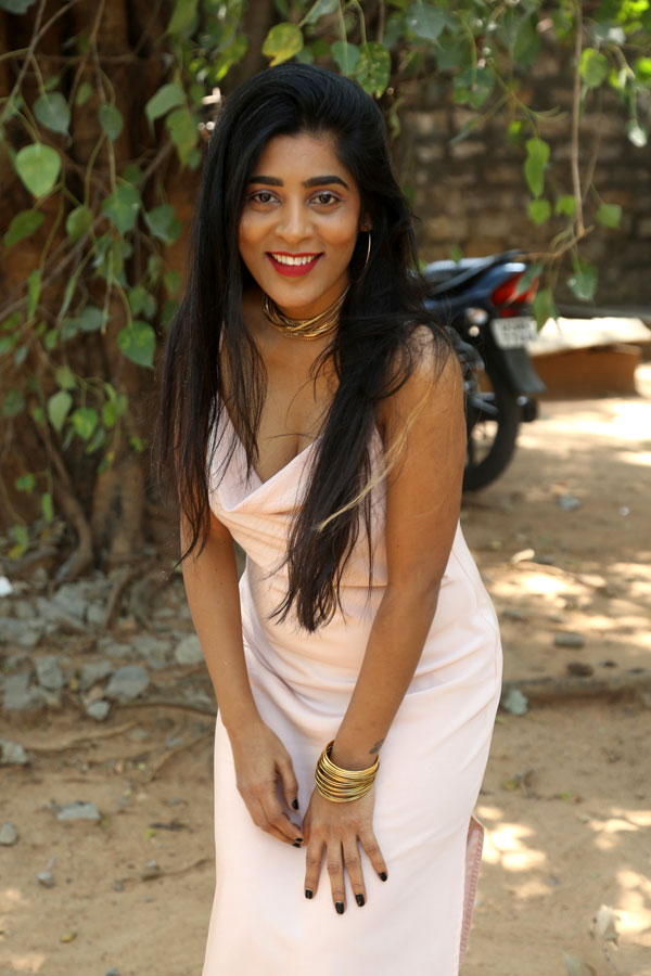 gayatri-gupta-stills-16.jpg
