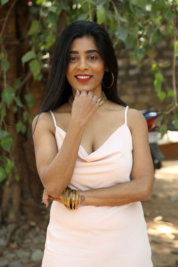 gayatri-gupta-stills-18.jpg