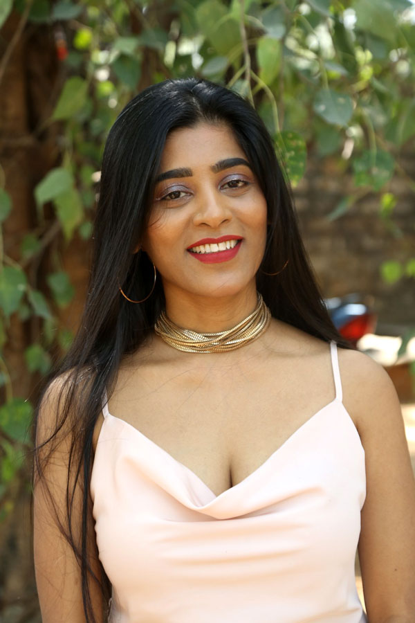 gayatri-gupta-stills-3.jpg