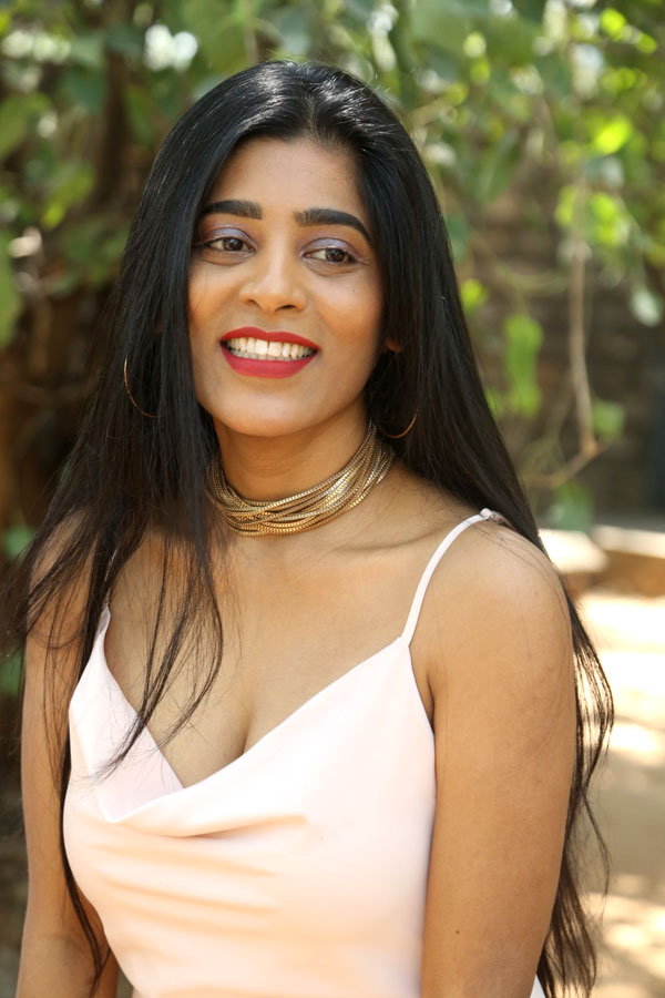gayatri-gupta-stills-9.jpg