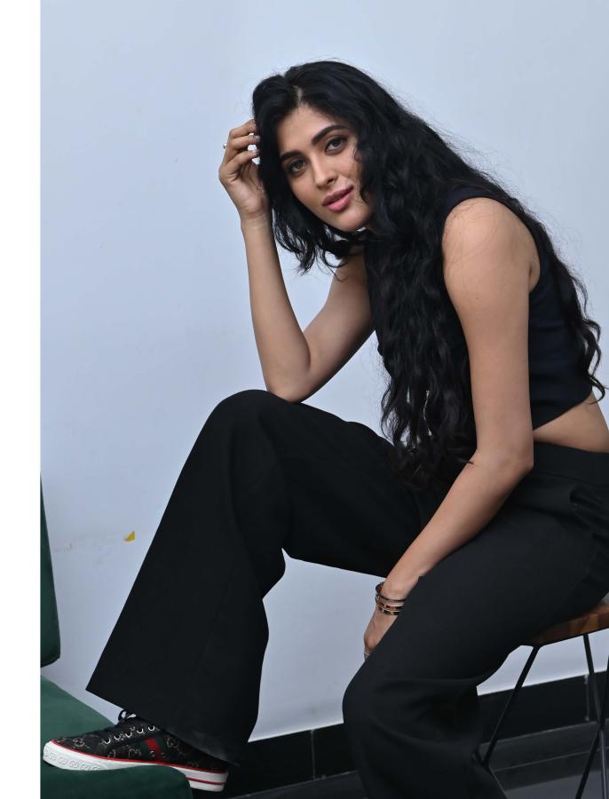 geethika-tiwary-stills-11.jpg