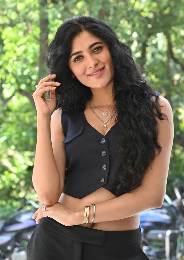 geethika-tiwary-stills-16.jpg