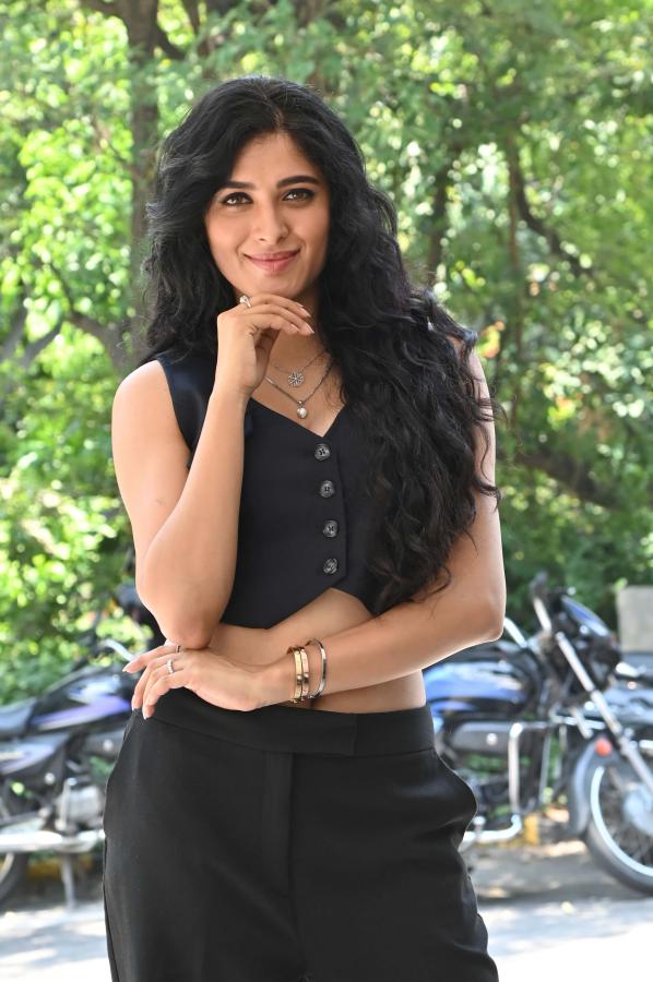 geethika-tiwary-stills-17.jpg