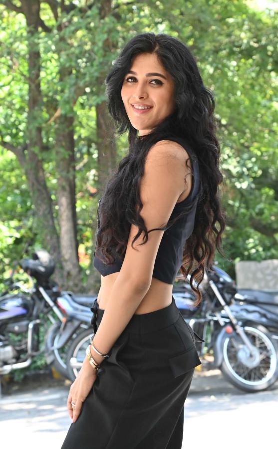 geethika-tiwary-stills-18.jpg