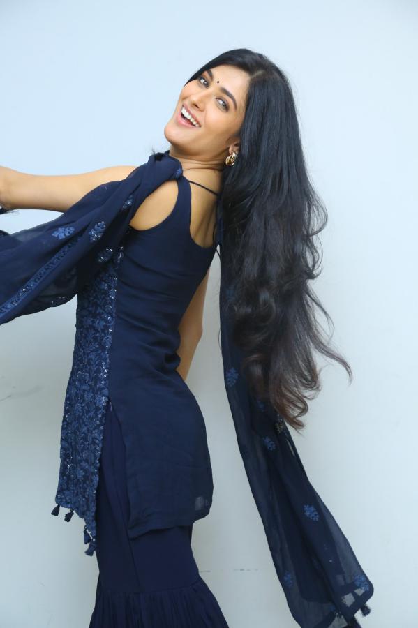 geethika-tiwary-stills-2-19.jpg