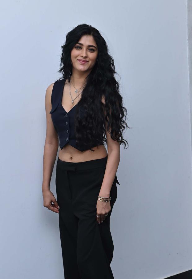 geethika-tiwary-stills-3.jpg