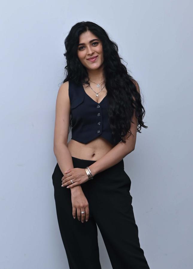 geethika-tiwary-stills-5.jpg