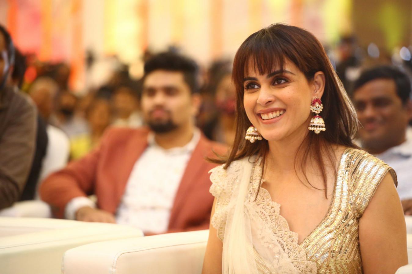 genelia-stills-2.jpg