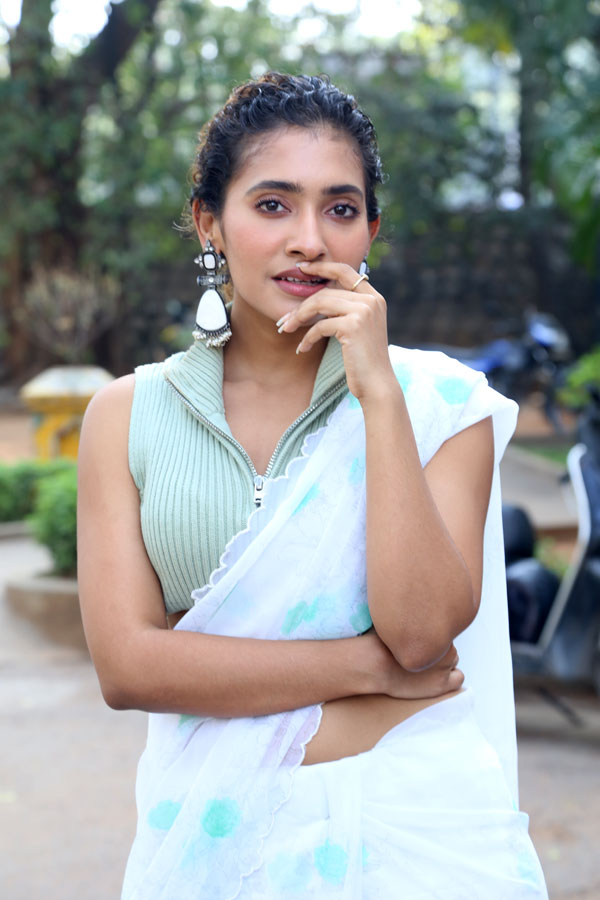 gnaneswari-kandregula-stills-12.jpg