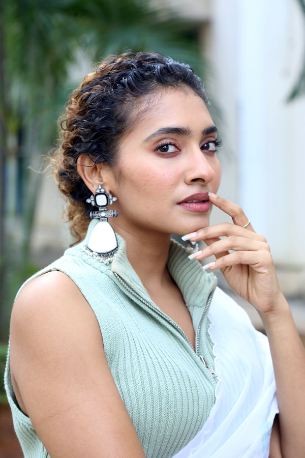 gnaneswari-kandregula-stills-18.jpg