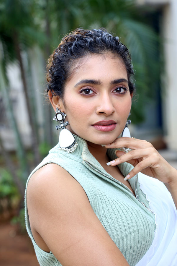 gnaneswari-kandregula-stills-19.jpg