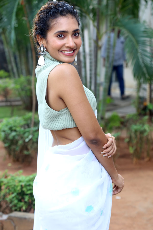 gnaneswari-kandregula-stills-4.jpg