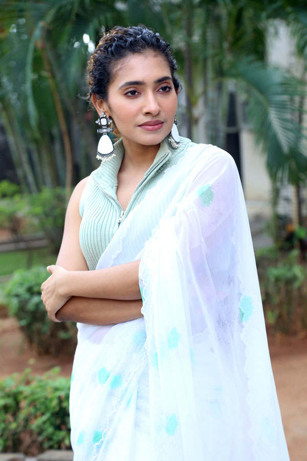 gnaneswari-kandregula-stills-5.jpg