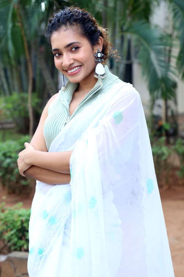 gnaneswari-kandregula-stills-6.jpg