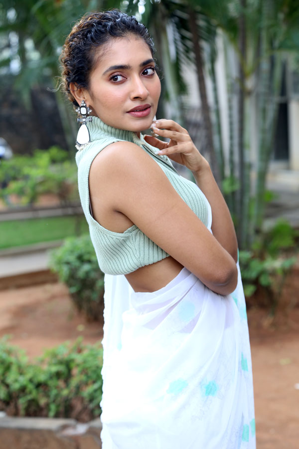 gnaneswari-kandregula-stills-7.jpg