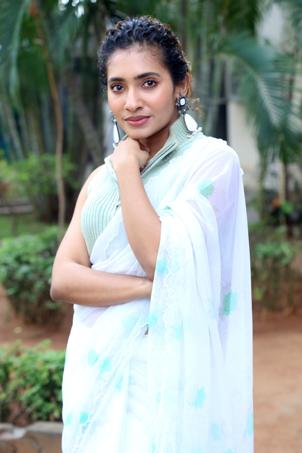 gnaneswari-kandregula-stills-8.jpg