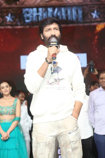 gopi-chand-stills-2-8.jpg