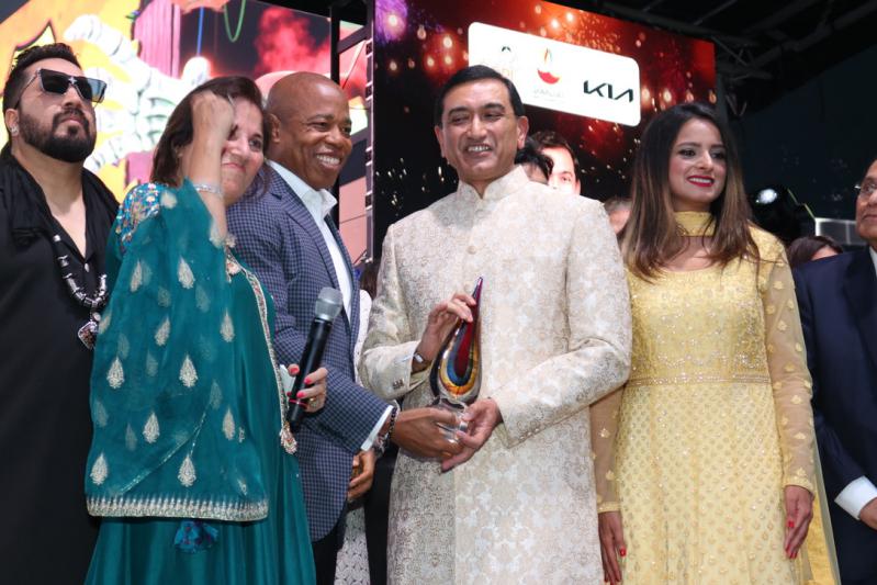 gopi-dairy-diwali-celebrations-at-times-square-16.jpg