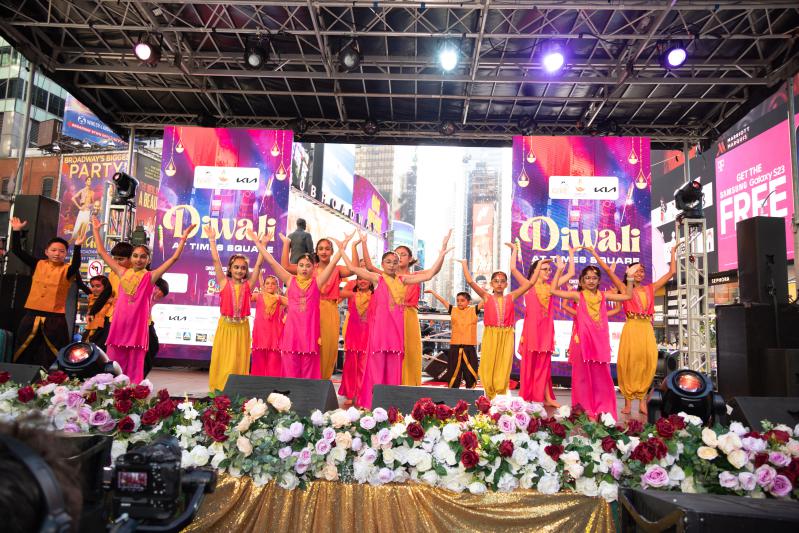 gopi-dairy-diwali-celebrations-at-times-square-2.jpg