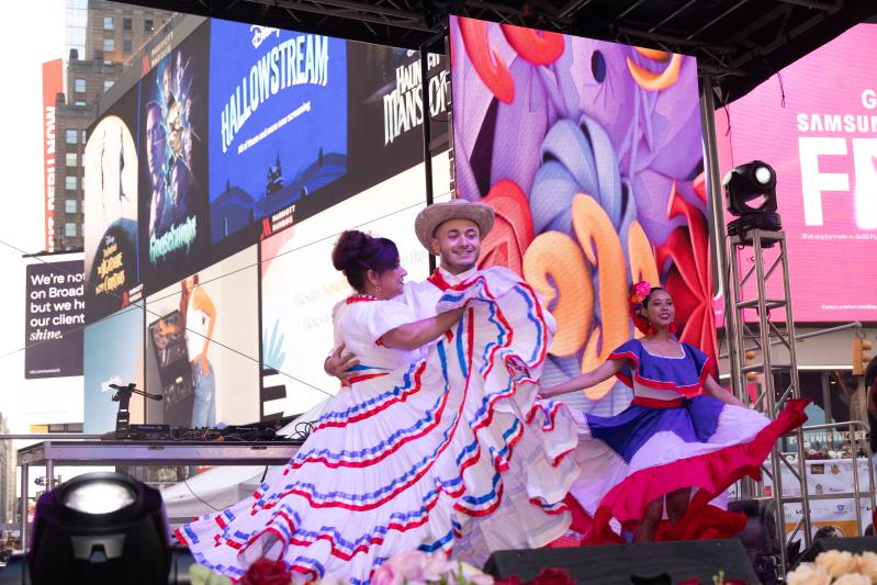 gopi-dairy-diwali-celebrations-at-times-square-7.jpg