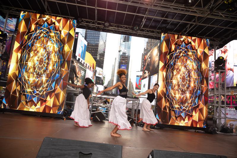 gopi-dairy-diwali-celebrations-at-times-square-8.jpg