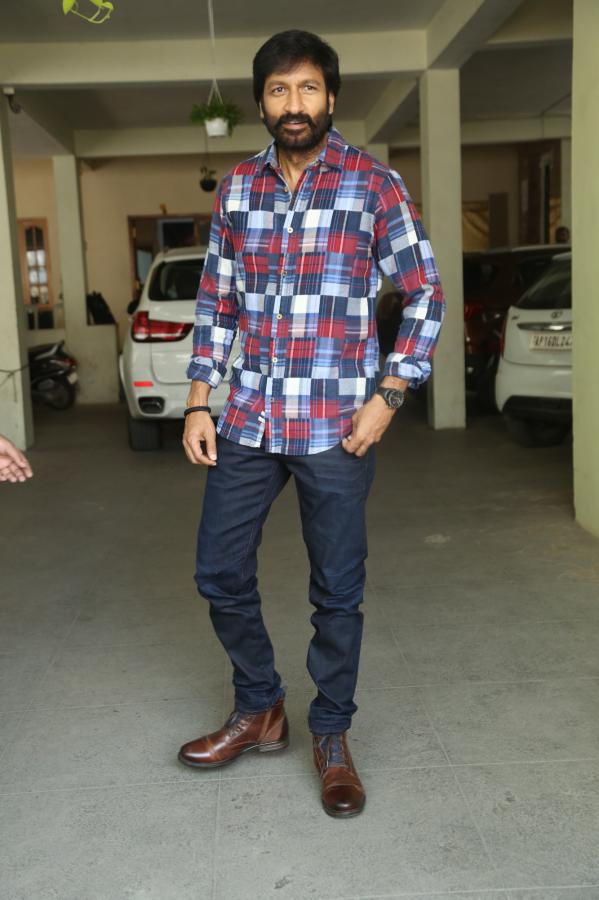 gopichand-stills-3-11.jpg