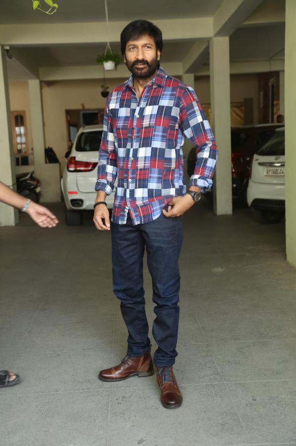 gopichand-stills-3-12.jpg
