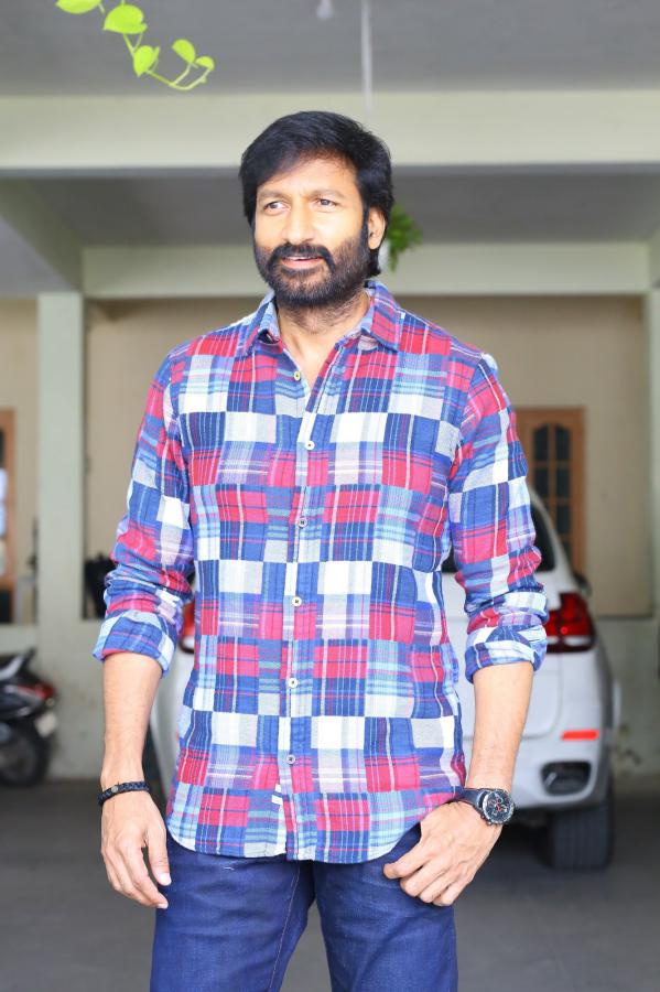 gopichand-stills-3-13.jpg