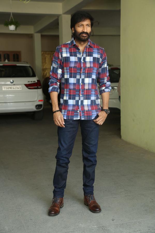 gopichand-stills-3-2.jpg