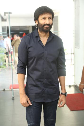gopichand-stills-4-2.jpg