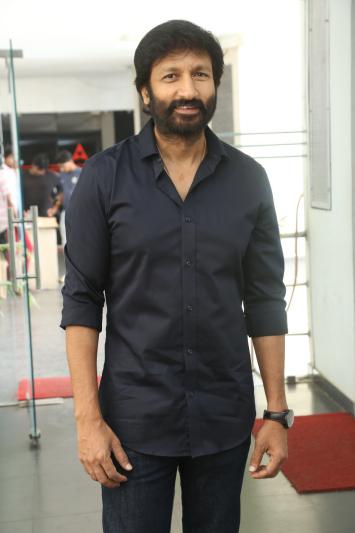 gopichand-stills-4-3.jpg