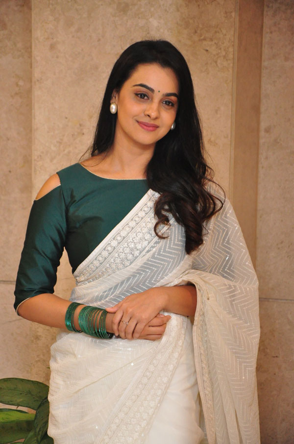 gopika-udayan-stills-2-10.jpg