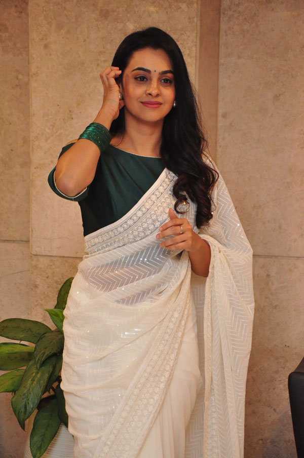 gopika-udayan-stills-2-11.jpg