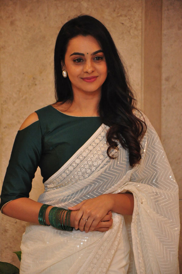 gopika-udayan-stills-2-4.jpg