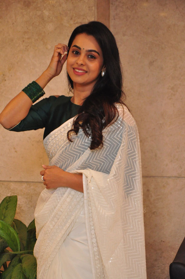 gopika-udayan-stills-2-8.jpg