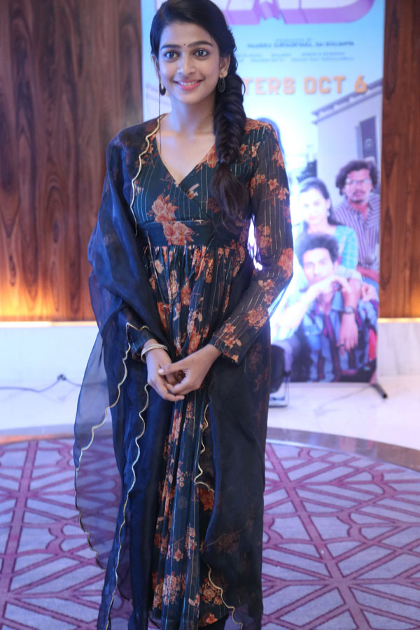 gopika-udayan-stills-8.jpg